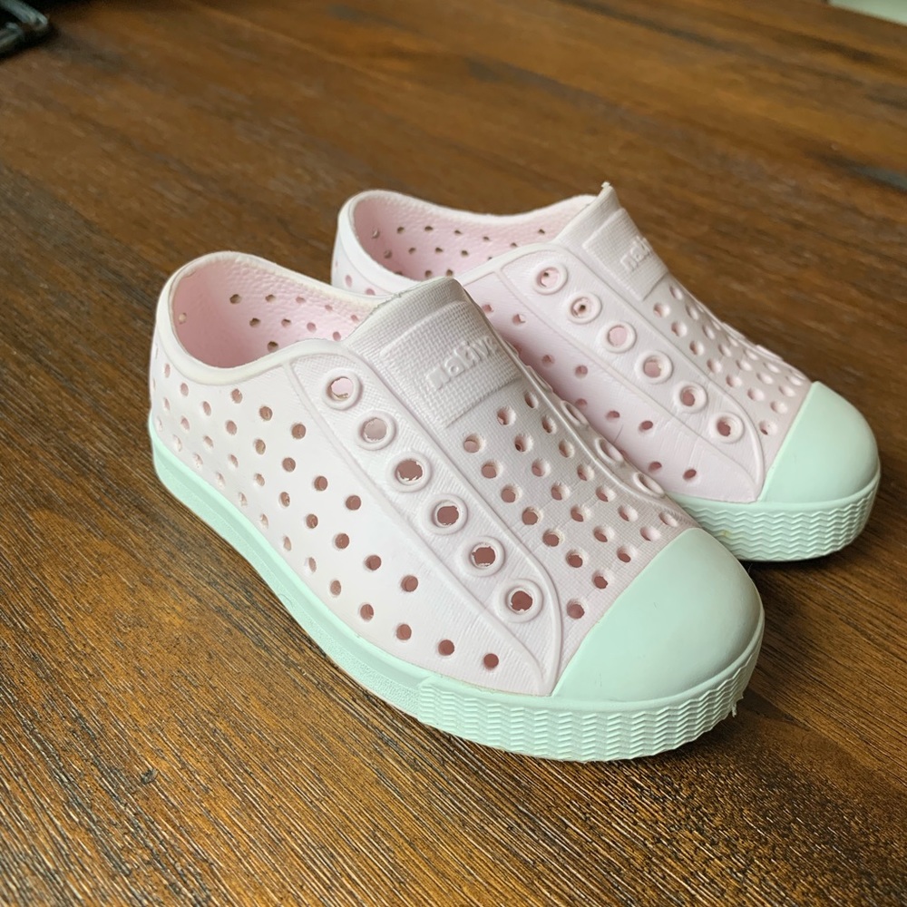 Toddler girls milk pink native shoes Jefferson